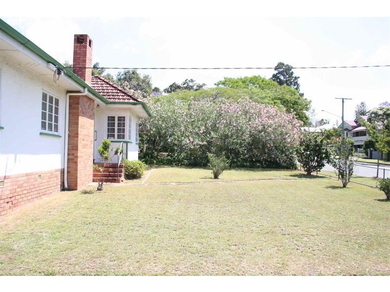 48  Bank Road, Graceville QLD 4075