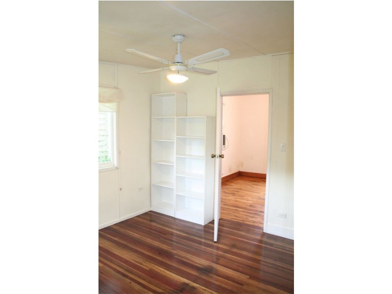 42  Lancelot Street, Tennyson QLD 4105