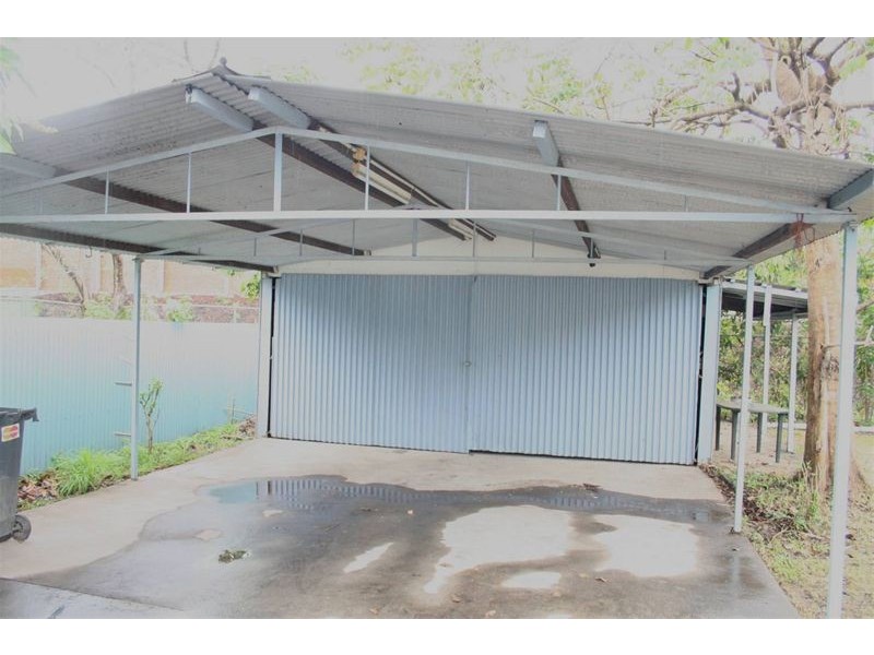 42  Lancelot Street, Tennyson QLD 4105