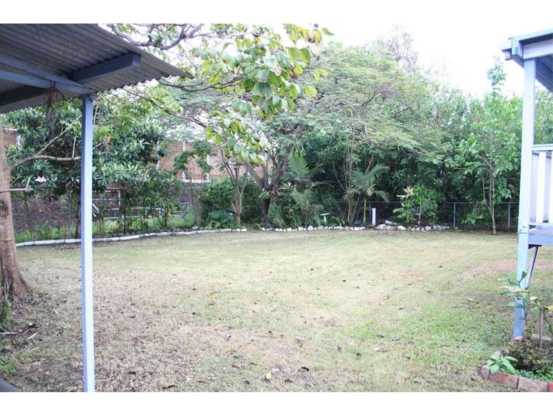 42  Lancelot Street, Tennyson QLD 4105