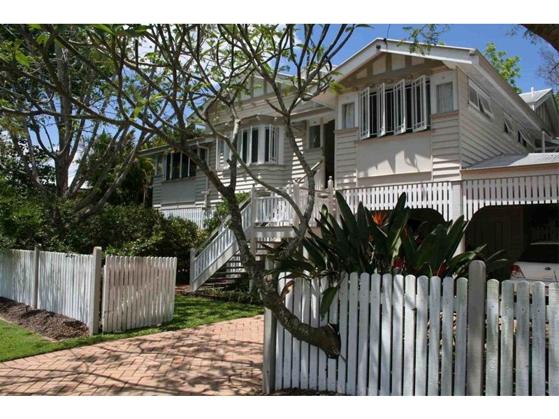 26 Mortlake Road, Graceville QLD 4075