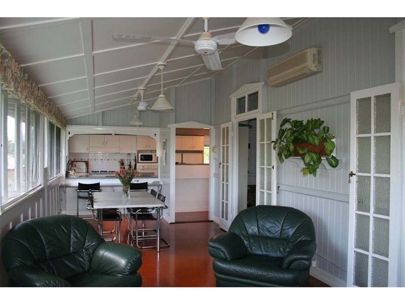 26 Mortlake Road, Graceville QLD 4075