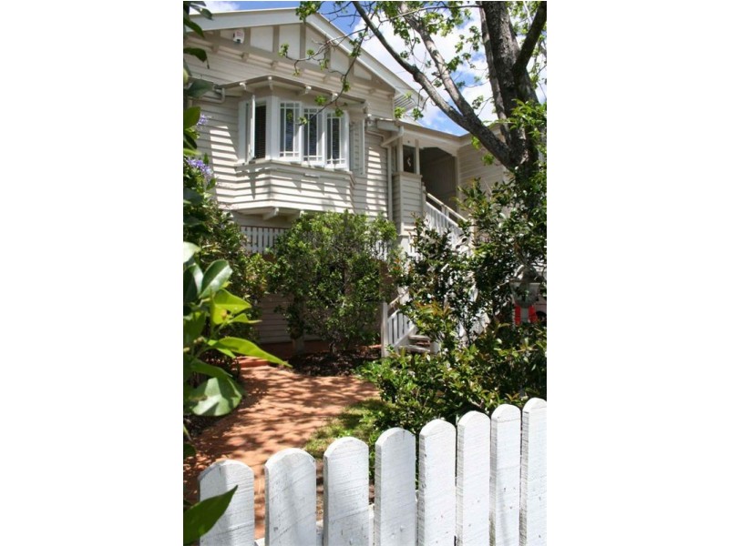 26 Mortlake Road, Graceville QLD 4075