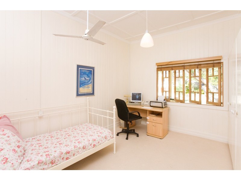 75  Mortlake Road, Graceville QLD 4075