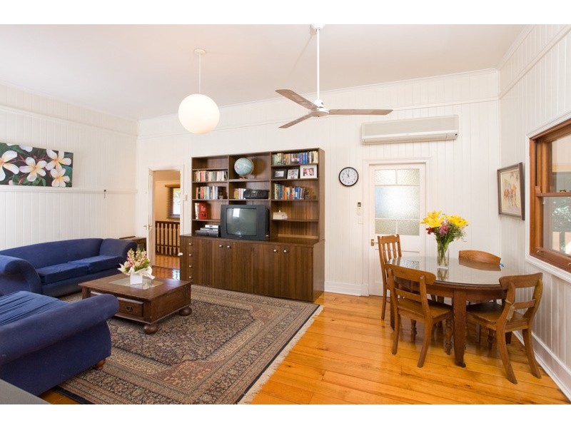 75  Mortlake Road, Graceville QLD 4075