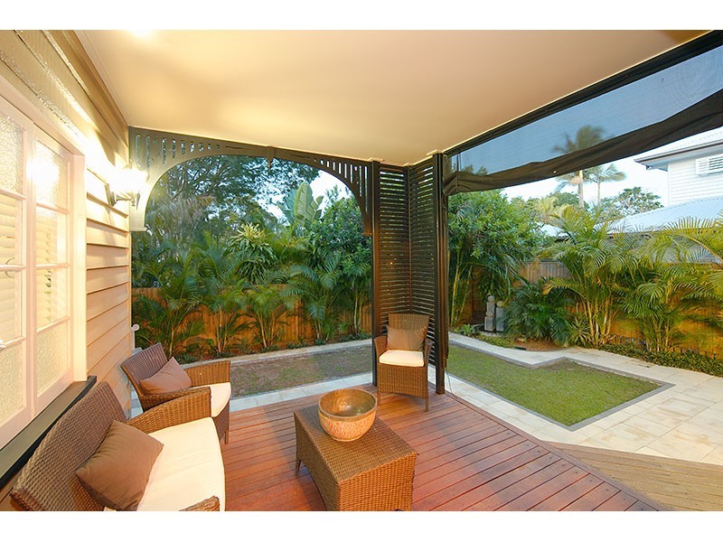 50  Long Street West, Graceville QLD 4075