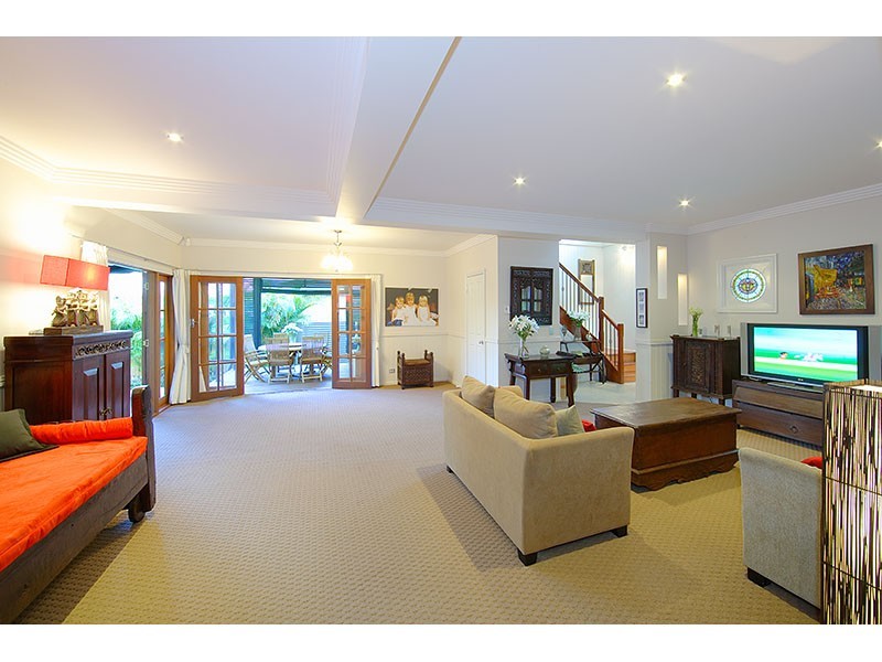 50  Long Street West, Graceville QLD 4075