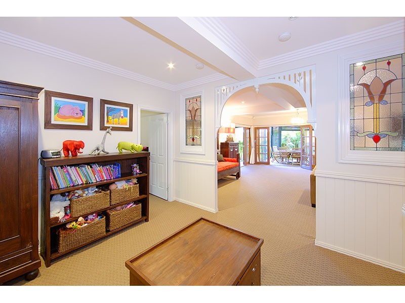 50  Long Street West, Graceville QLD 4075