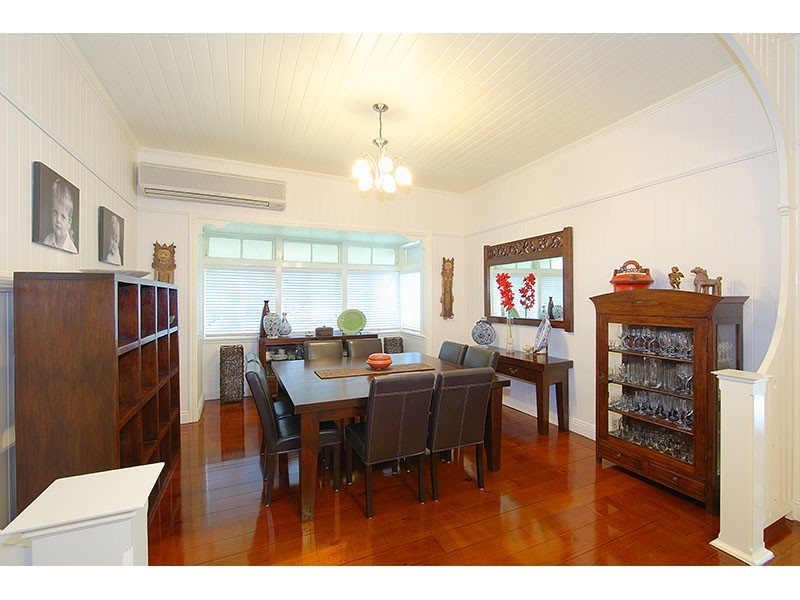 50  Long Street West, Graceville QLD 4075