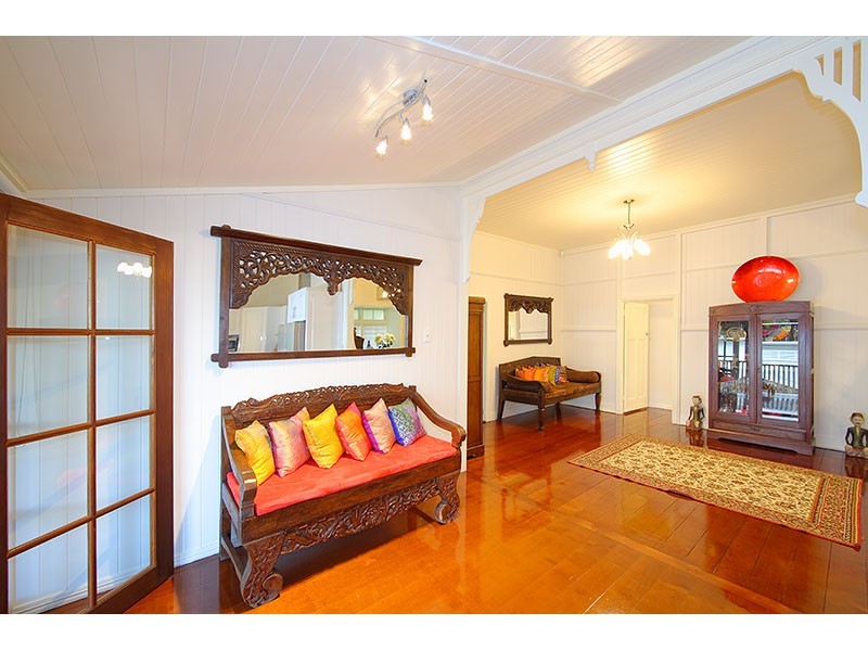 50  Long Street West, Graceville QLD 4075