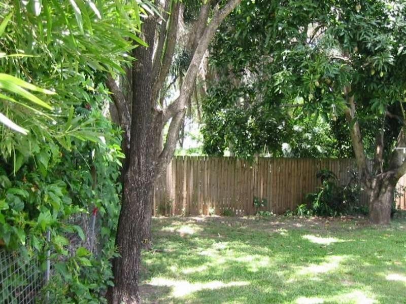 80  Lancelot Street, Tennyson QLD 4105