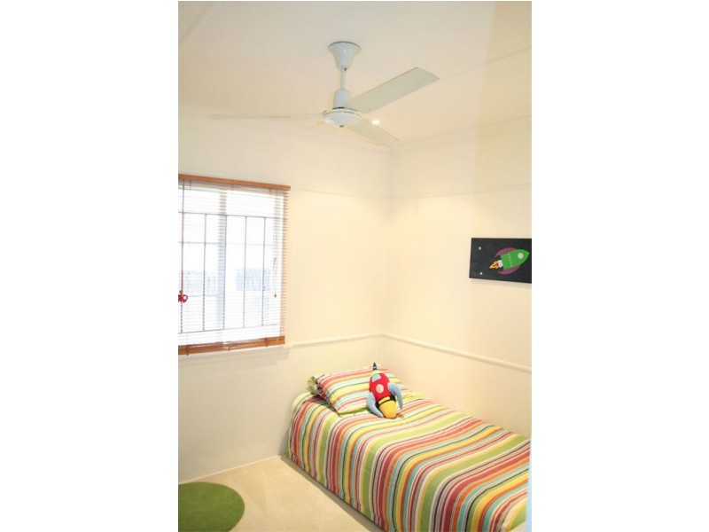 1  Sandon Street, Graceville QLD 4075