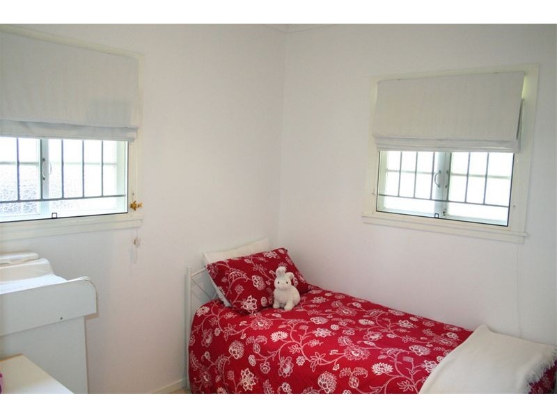 1  Sandon Street, Graceville QLD 4075