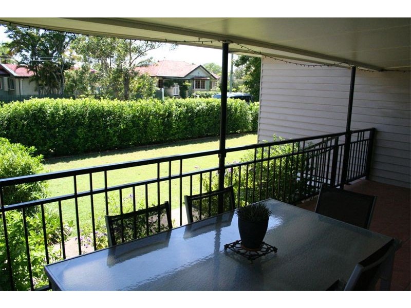 1  Sandon Street, Graceville QLD 4075