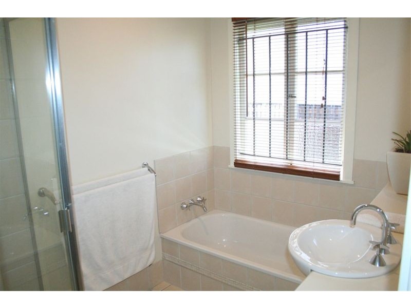 1  Sandon Street, Graceville QLD 4075