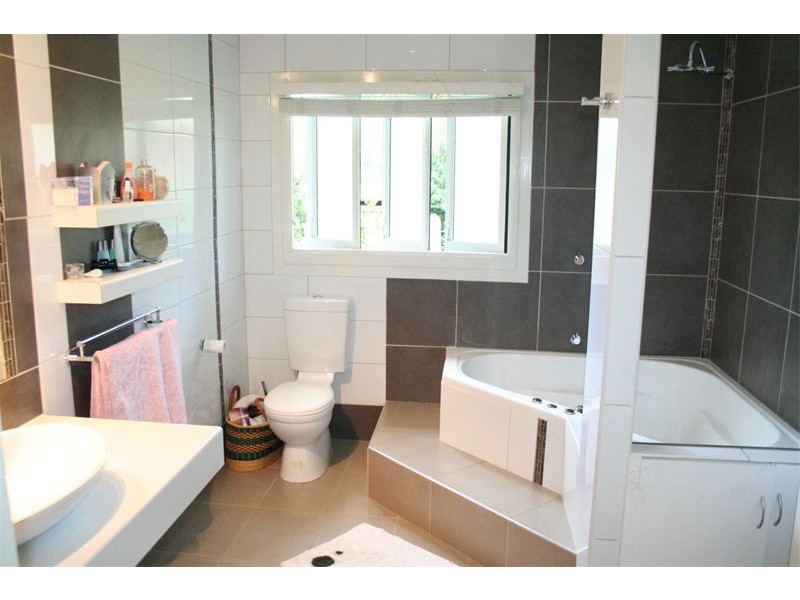 11  Richmond Street, Corinda QLD 4075