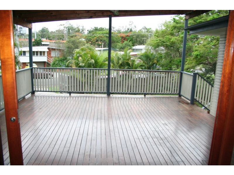 73  William Terrace, Oxley QLD 4075