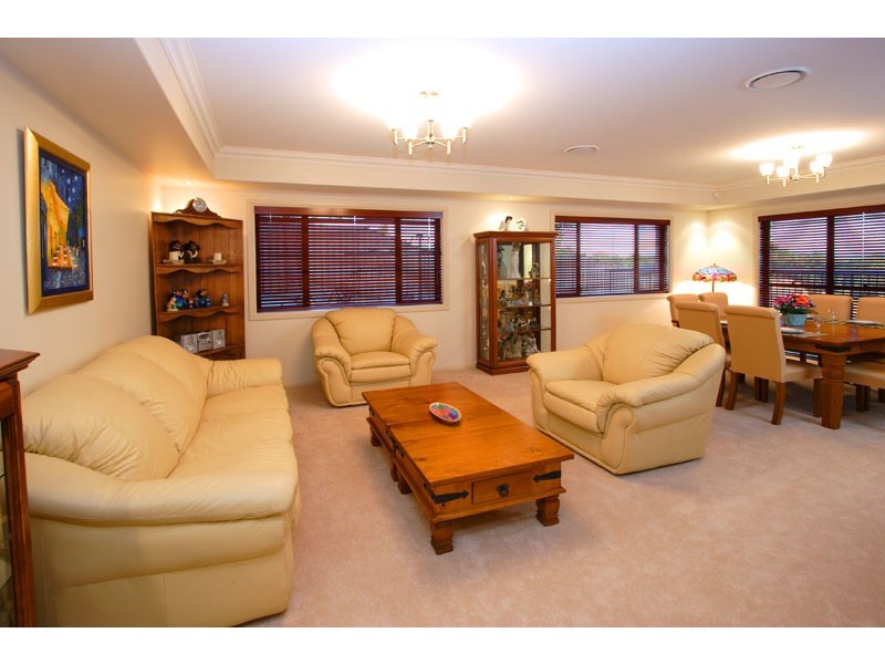 119 Gibson Crescent, Bellbowrie QLD 4070