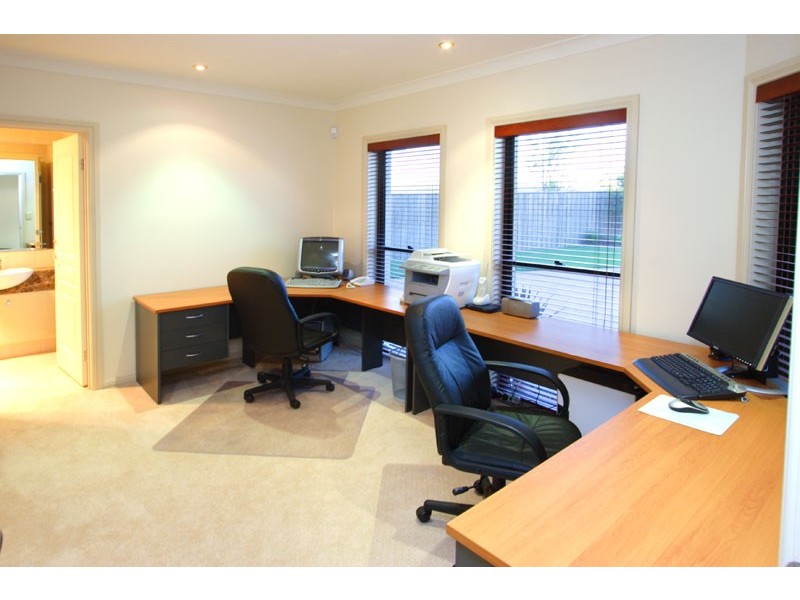 119 Gibson Crescent, Bellbowrie QLD 4070