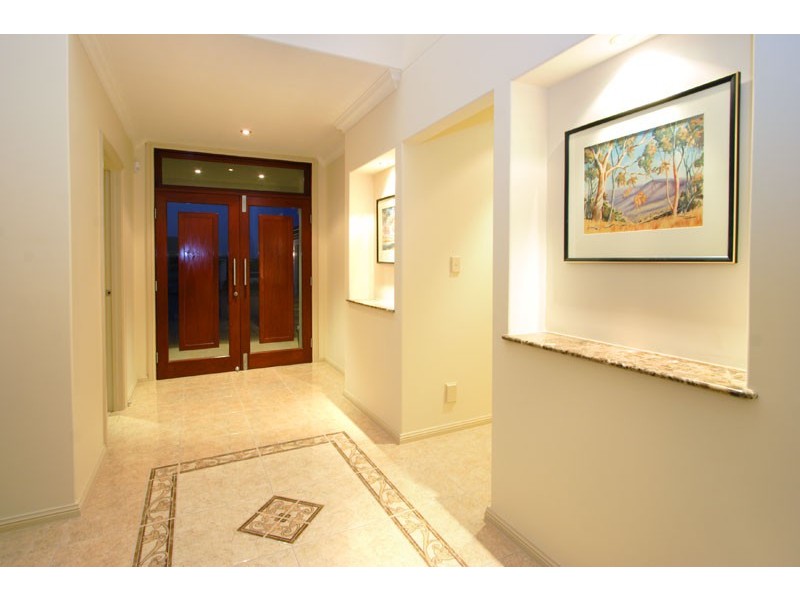 119 Gibson Crescent, Bellbowrie QLD 4070