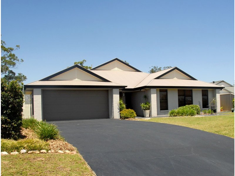 111  Gibson Crescent, Bellbowrie QLD 4070