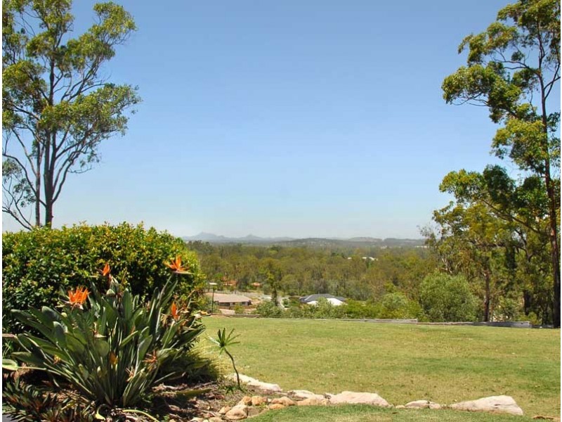 111  Gibson Crescent, Bellbowrie QLD 4070