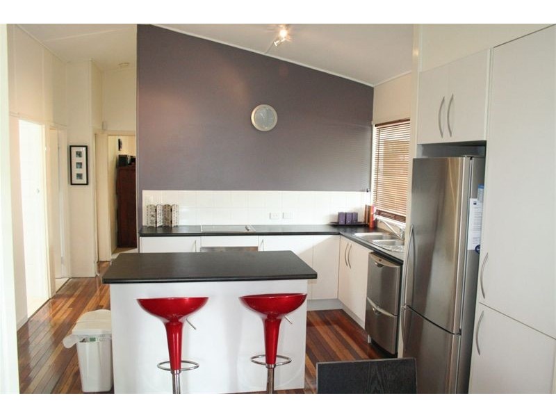 18  Kendall Street, Oxley QLD 4075