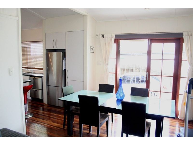 18  Kendall Street, Oxley QLD 4075