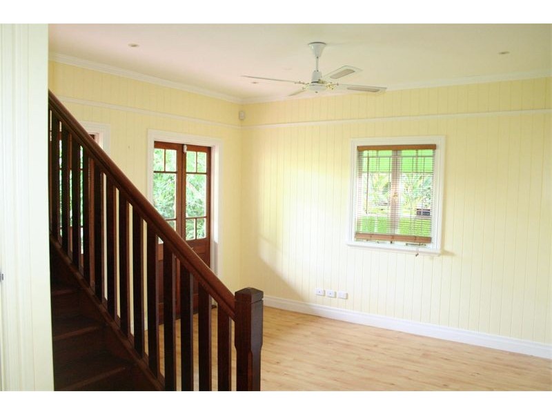 9 Douglas Street, Sherwood QLD 4075