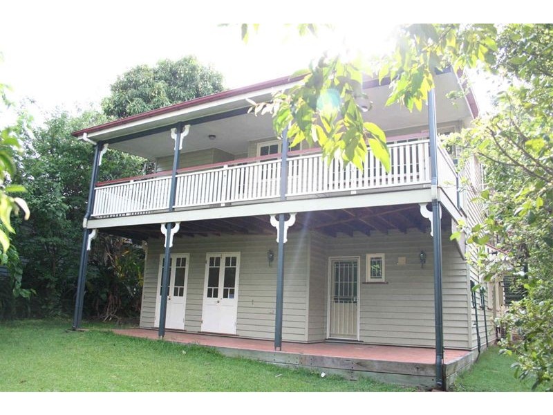 9 Douglas Street, Sherwood QLD 4075