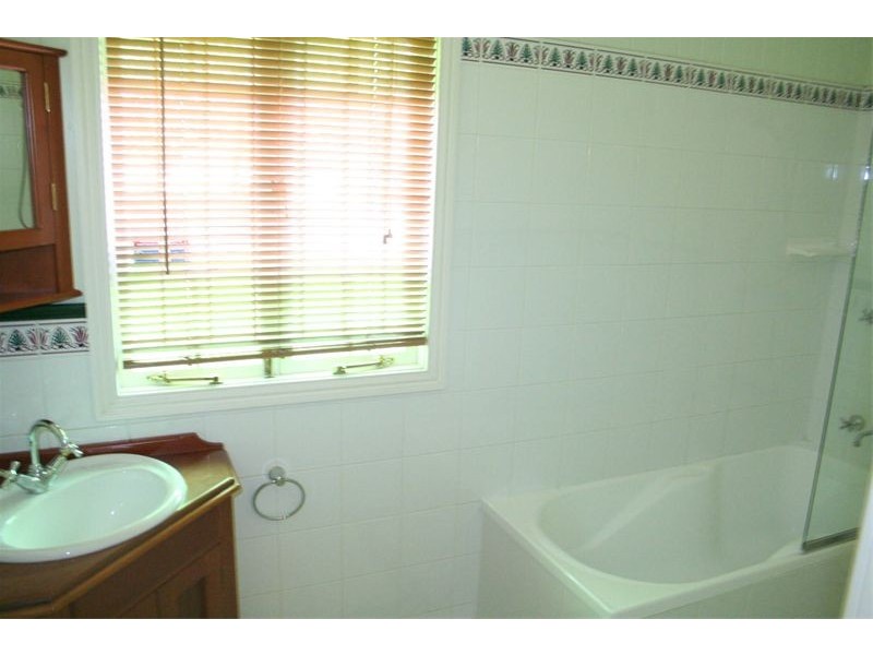 9 Douglas Street, Sherwood QLD 4075