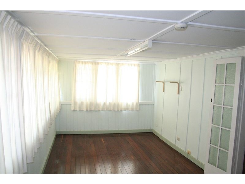 10 Elizabeth Street, Sherwood QLD 4075