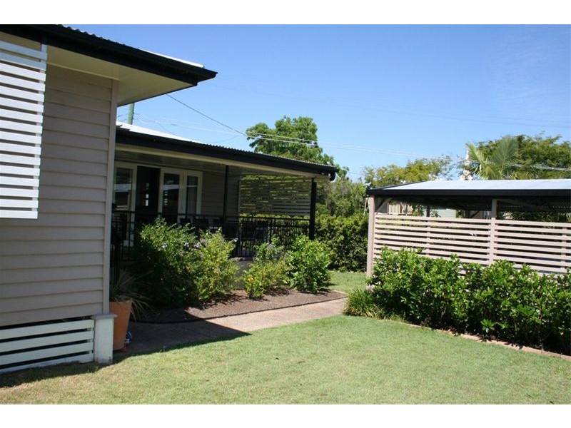 1  Sandon Street, Graceville QLD 4075