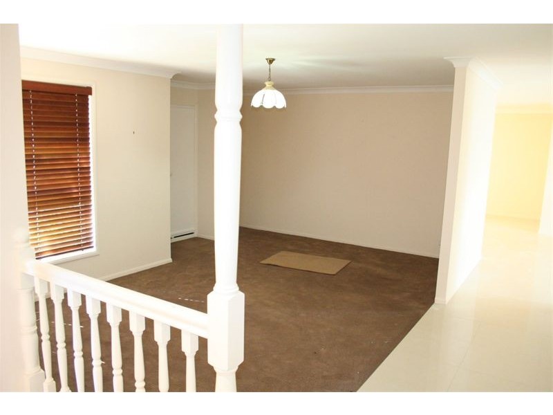 8   Prestwick Street, Oxley QLD 4075