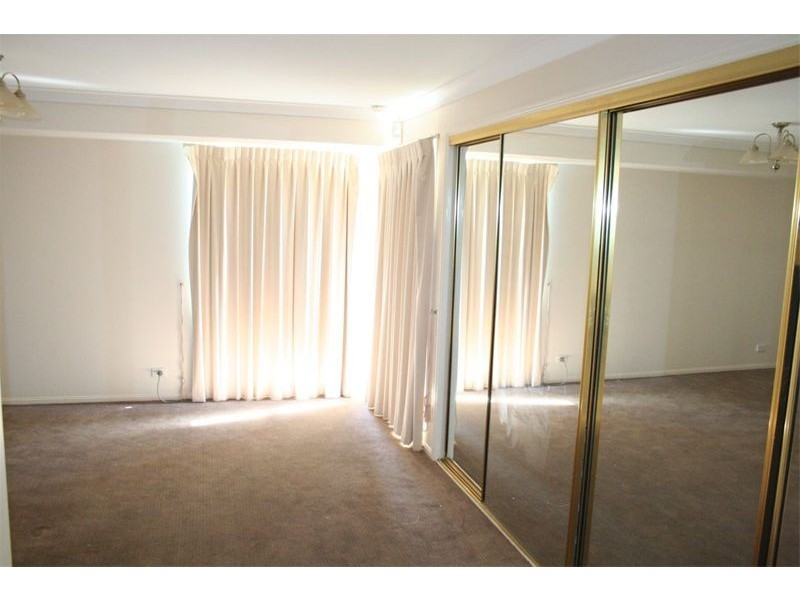 8   Prestwick Street, Oxley QLD 4075