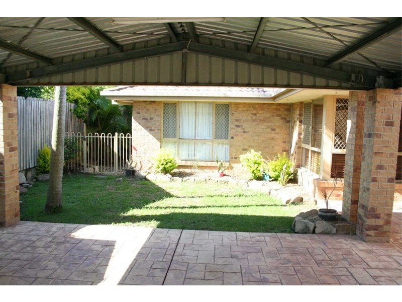 8   Prestwick Street, Oxley QLD 4075