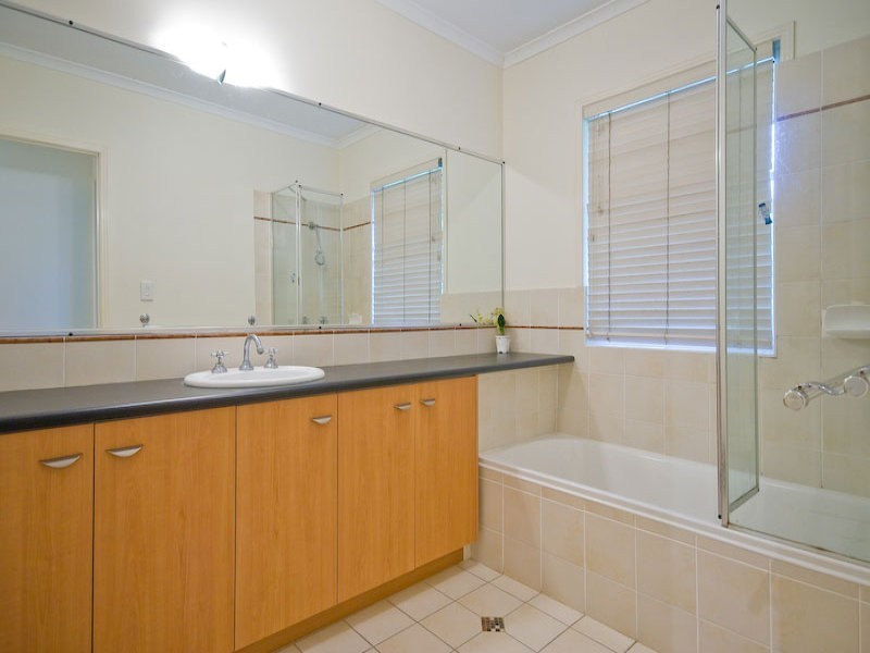 12  Aaron Place, Indooroopilly QLD 4068