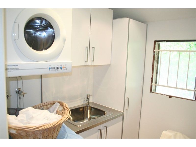 92 Taringa Parade, Indooroopilly QLD 4068