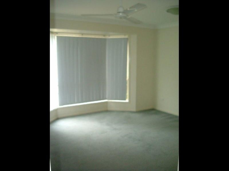 18  Florence Place, Oxley QLD 4075