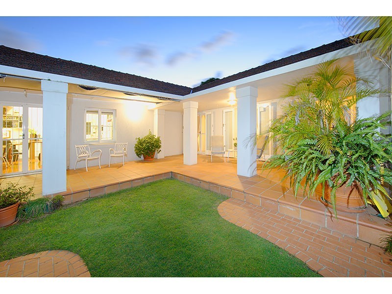 36 Douglas Street, Sherwood QLD 4075