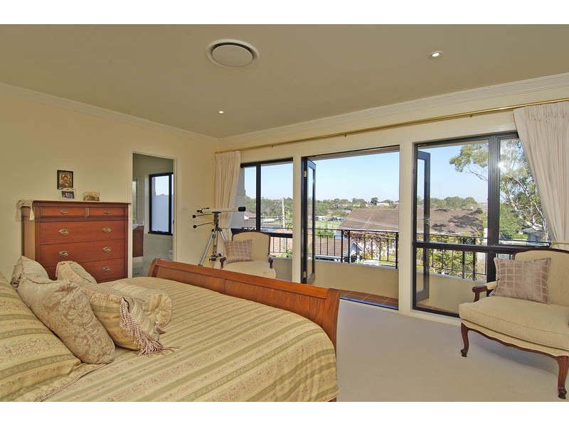 5 The Avenue, Linley Point NSW 2066