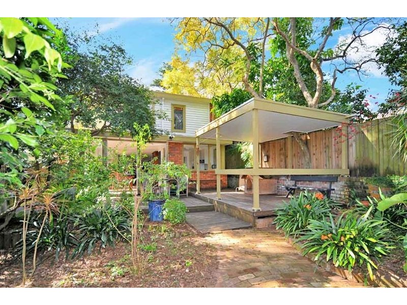 18 Kingslangley Road, Greenwich NSW 2065