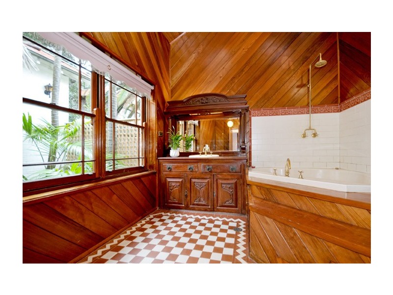 1 Holdsworth Avenue, St Leonards NSW 2065