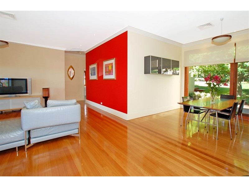 8a  Osborne Road, Greenwich NSW 2065