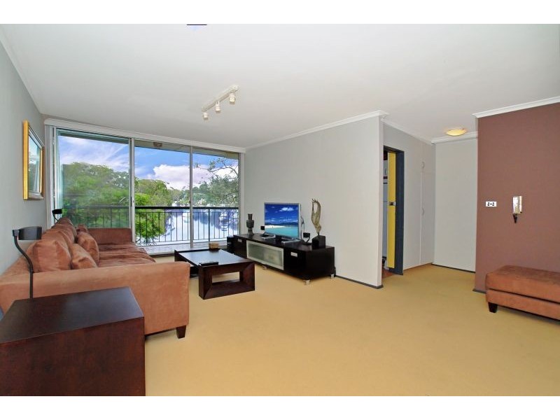 24/300c  ‘MARINA’ Burns Bay Road, Lane Cove NSW 2066