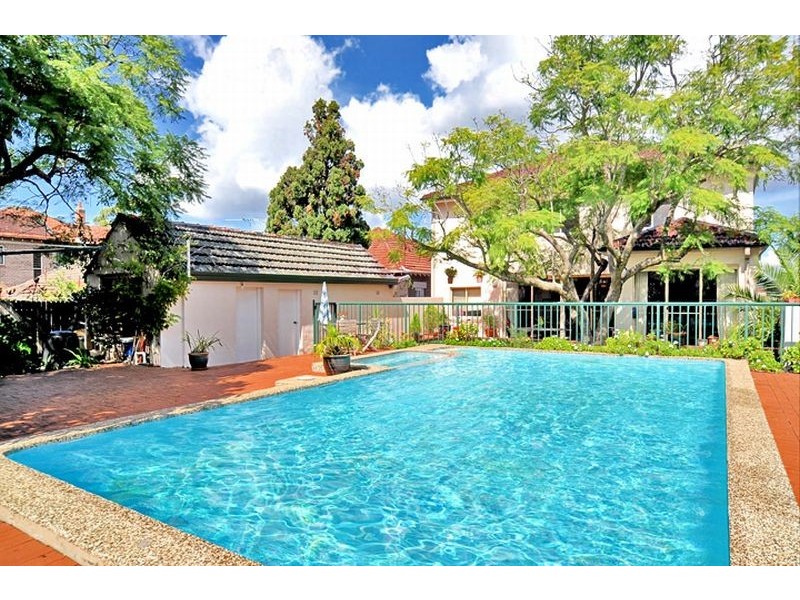 26  The Crescent, LINLEY POINT, Hunters Hill NSW 2110