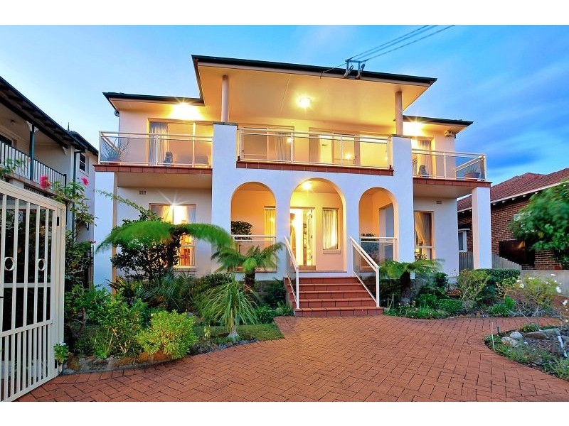 26  The Crescent, LINLEY POINT, Hunters Hill NSW 2110