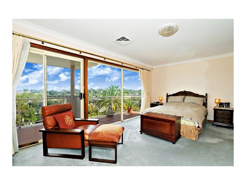 26  The Crescent, LINLEY POINT, Hunters Hill NSW 2110