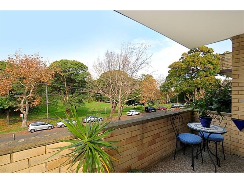 2/8  Hazelbank Road, Wollstonecraft NSW 2065