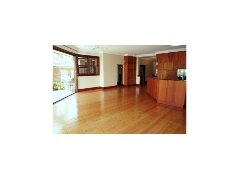 12  St Giles Avenue, Greenwich NSW 2065